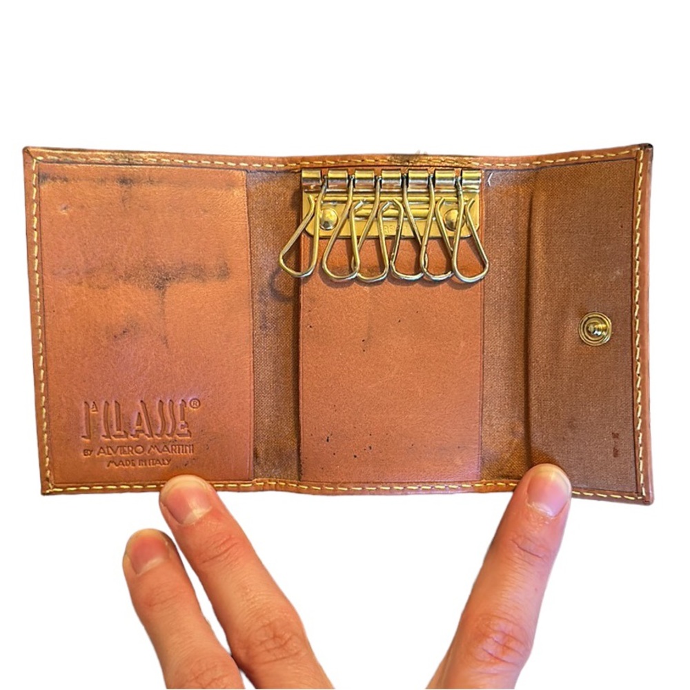 Alviero Martini Geo Classic Key Holder - Picture 3 of 8